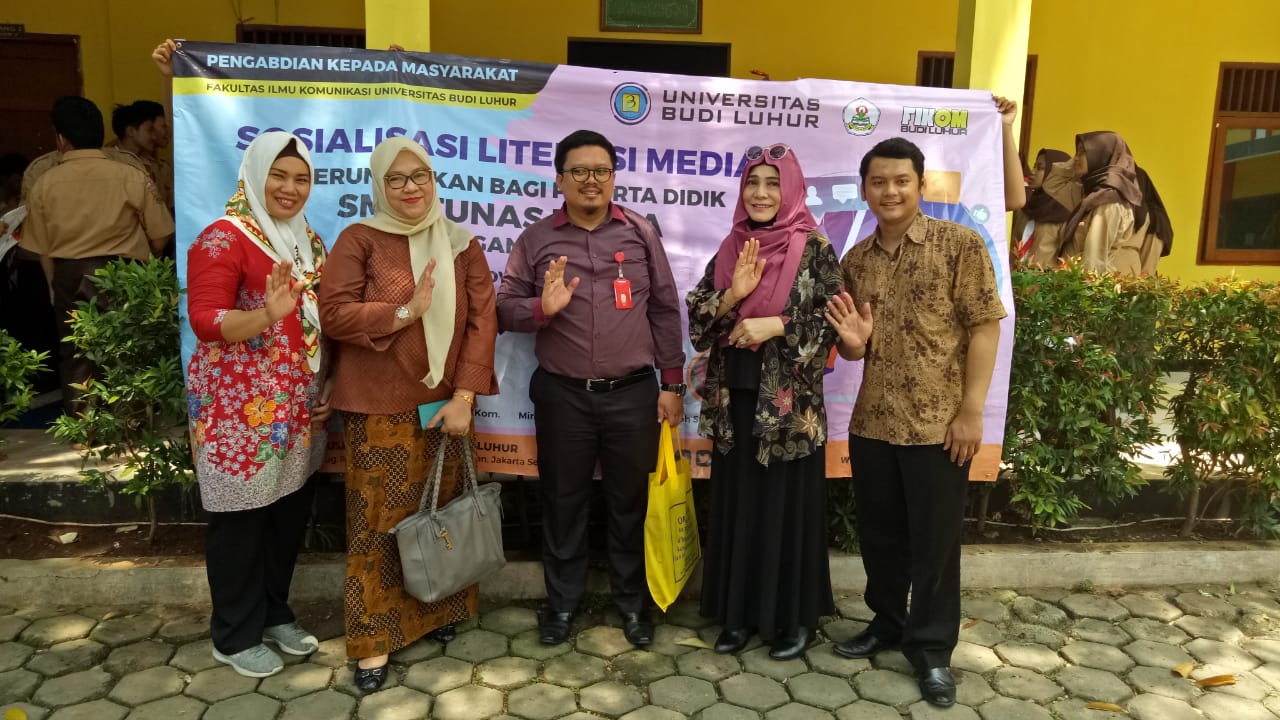 Dosen Fikom Budi Luhur Gelar Sosialisasi Literasi Media Di SMK Tunas Media